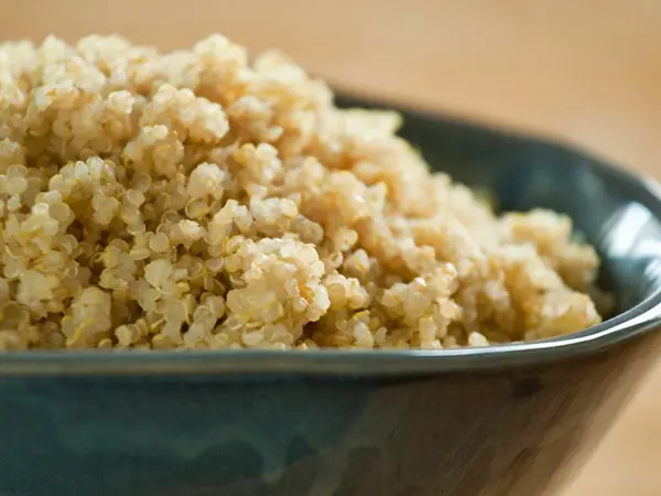 Hạt quinoa nấu chín cung cấp nguồn dinh dưỡng dồi dào cho cơ thể